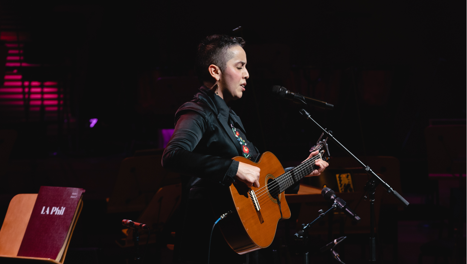 Edna Performing with Guitar