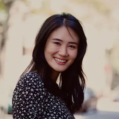 Yiran Hua headshot
