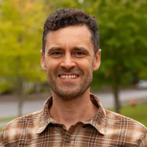 Duncan Russell headshot