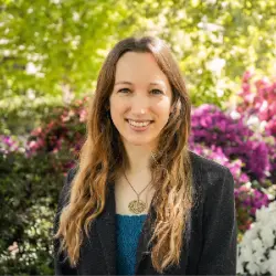 Anna Guasco headshot