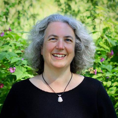 Elizabeth Sawin headshot