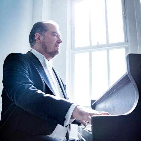 Garrick Ohlsson playing the piano
